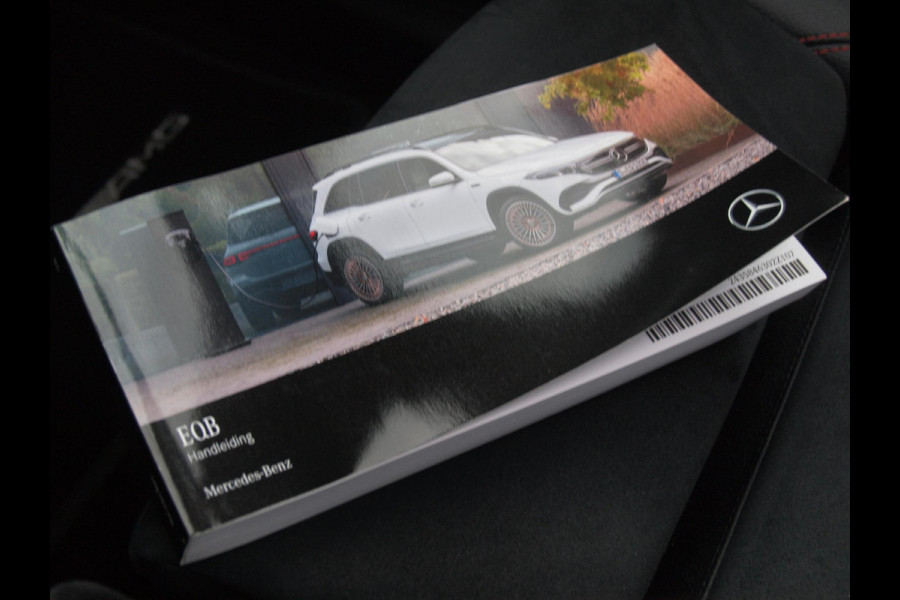 Mercedes-Benz EQB 250 AMG Line 67 kWh | SOH 95% | Panoramadak | Head-Up Display | 360 Camera | Sfeerverlichting |