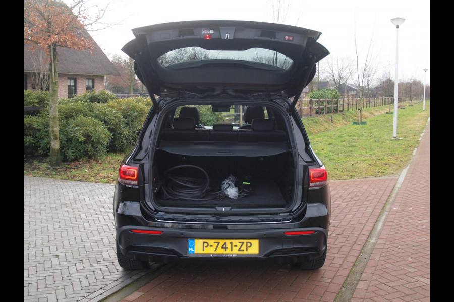 Mercedes-Benz EQB 250 AMG Line 67 kWh | SOH 95% | Panoramadak | Head-Up Display | 360 Camera | Sfeerverlichting |