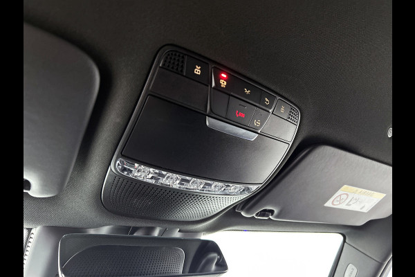 Mercedes-Benz GLC 300e 4MATIC Premium (SFEERVERLICHTING, ELEKT. WEGKLAPBARE TREKHAAK, ADAPTIEVE CRUISE, GOED ONDERHOUDEN)