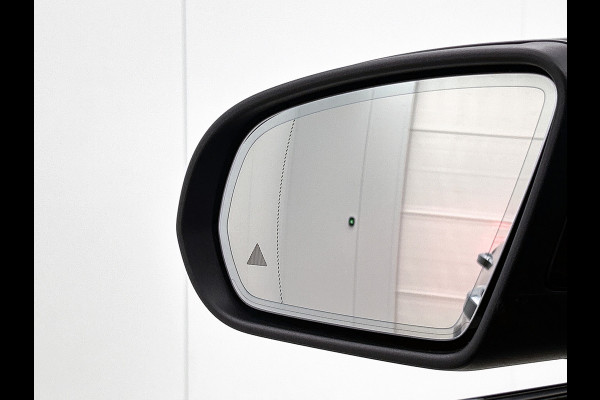 Mercedes-Benz GLC 300e 4MATIC Premium (SFEERVERLICHTING, ELEKT. WEGKLAPBARE TREKHAAK, ADAPTIEVE CRUISE, GOED ONDERHOUDEN)