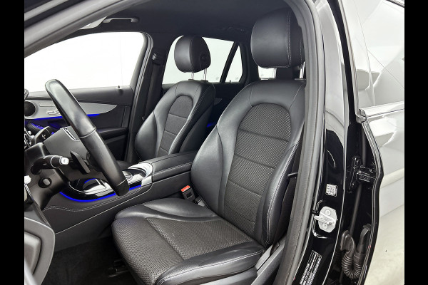 Mercedes-Benz GLC 300e 4MATIC Premium (SFEERVERLICHTING, ELEKT. WEGKLAPBARE TREKHAAK, ADAPTIEVE CRUISE, GOED ONDERHOUDEN)