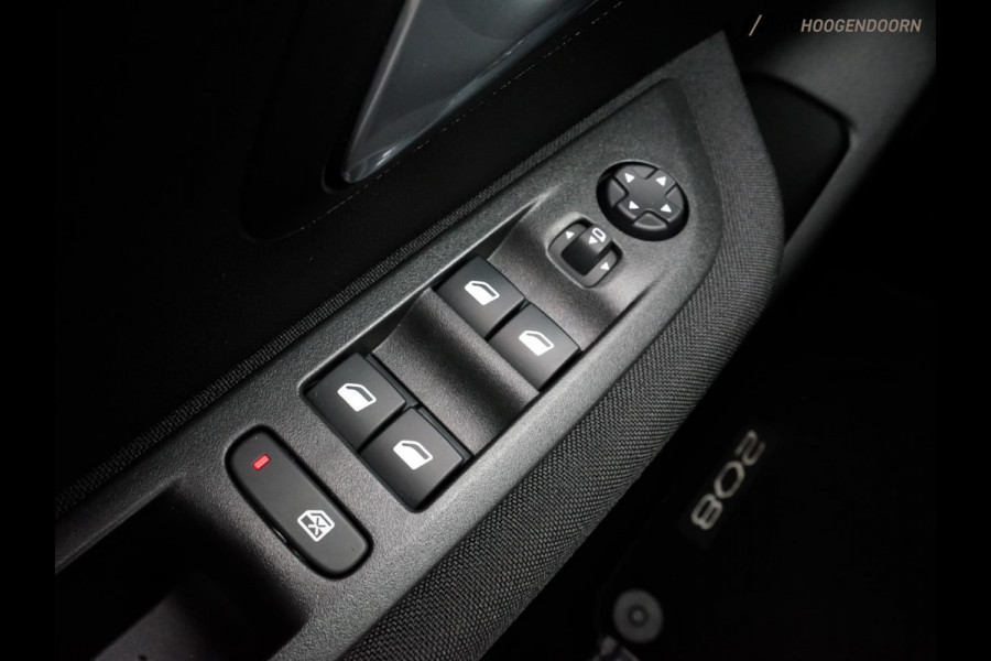 Peugeot 208 1.2 PureTech Active pack Sport (APPLE CARPLAY,LED,PARKEERSENSOREN,SPORTSTOELEN,CLIMATE,CRUISE,LM-VELGEN,NIEUWE APK)