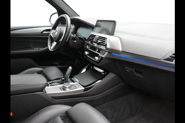 BMW X3 xDrive30e M Sport Plug In Hybrid 293pk Dealer O.H. PHEV | Head Up | 360 Camera | Lederen Sportstoelen Verwarmd | Sfeerverlichting | Keyless | Blis | Virtual | Navigatie | DAB | Cruise Control | Carbon Schwarz Metallic |