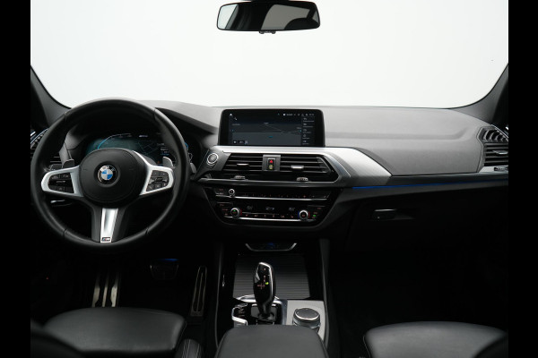 BMW X3 xDrive30e M Sport Plug In Hybrid 293pk Dealer O.H. PHEV | Head Up | 360 Camera | Lederen Sportstoelen Verwarmd | Sfeerverlichting | Keyless | Blis | Virtual | Navigatie | DAB | Cruise Control | Carbon Schwarz Metallic |