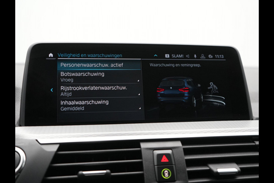 BMW X3 xDrive30e M Sport Plug In Hybrid 293pk Dealer O.H. PHEV | Head Up | 360 Camera | Lederen Sportstoelen Verwarmd | Sfeerverlichting | Keyless | Blis | Virtual | Navigatie | DAB | Cruise Control | Carbon Schwarz Metallic |