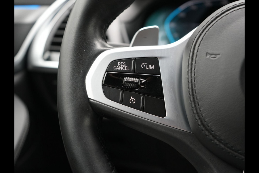 BMW X3 xDrive30e M Sport Plug In Hybrid 293pk Dealer O.H. PHEV | Head Up | 360 Camera | Lederen Sportstoelen Verwarmd | Sfeerverlichting | Keyless | Blis | Virtual | Navigatie | DAB | Cruise Control | Carbon Schwarz Metallic |
