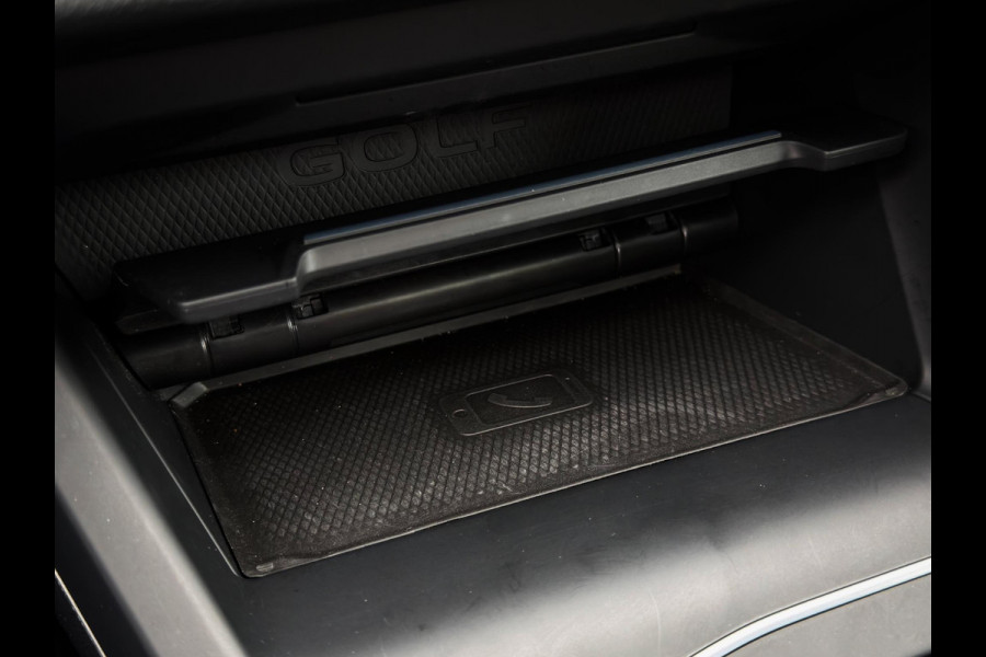 Volkswagen Golf 1.4 eHybrid GTE |GTI Look|Pano|Head-Up|Keyless|Camera|Carplay