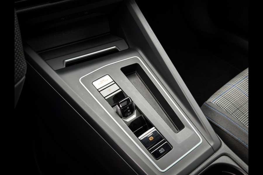 Volkswagen Golf 1.4 eHybrid GTE |GTI Look|Pano|Head-Up|Keyless|Camera|Carplay