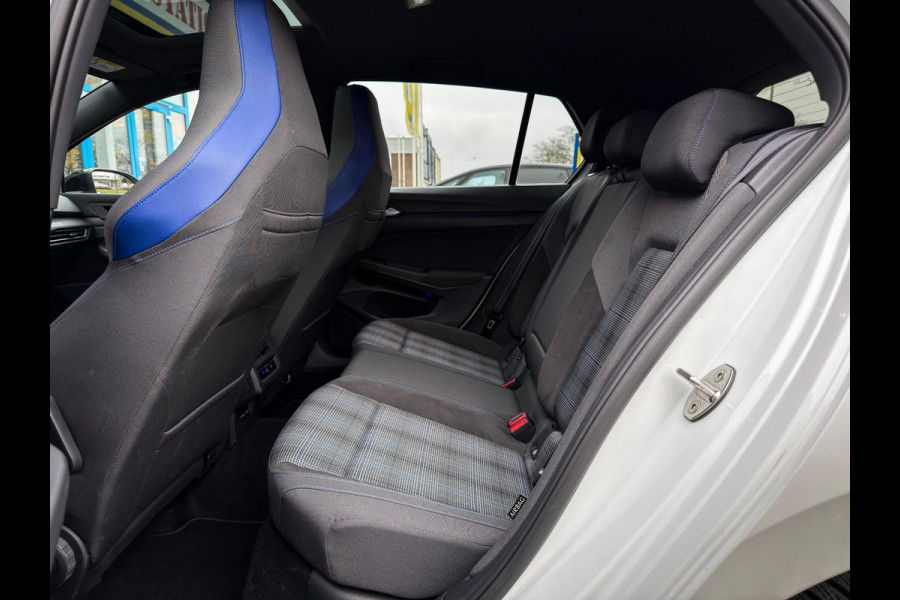 Volkswagen Golf 1.4 eHybrid GTE |GTI Look|Pano|Head-Up|Keyless|Camera|Carplay