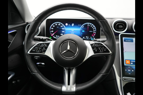 Mercedes-Benz C-Klasse Estate 300 e Avantgarde Plug In Hybrid 313pk Dealer O.H. PHEV | Panodak | 360 Camera | Lederen Sportstoelen & Stuur Verwarmd | Sfeerverlichting | Apple Carplay | Blis | Navigatie | Cruise Control | Virtual | DAB |