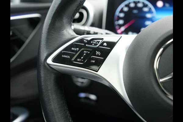 Mercedes-Benz C-Klasse Estate 300 e Avantgarde Plug In Hybrid 313pk Dealer O.H. PHEV | Panodak | 360 Camera | Lederen Sportstoelen & Stuur Verwarmd | Sfeerverlichting | Apple Carplay | Blis | Navigatie | Cruise Control | Virtual | DAB |