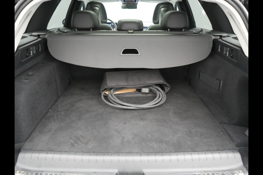 Mercedes-Benz C-Klasse Estate 300 e Avantgarde Plug In Hybrid 313pk Dealer O.H. PHEV | Panodak | 360 Camera | Lederen Sportstoelen & Stuur Verwarmd | Sfeerverlichting | Apple Carplay | Blis | Navigatie | Cruise Control | Virtual | DAB |
