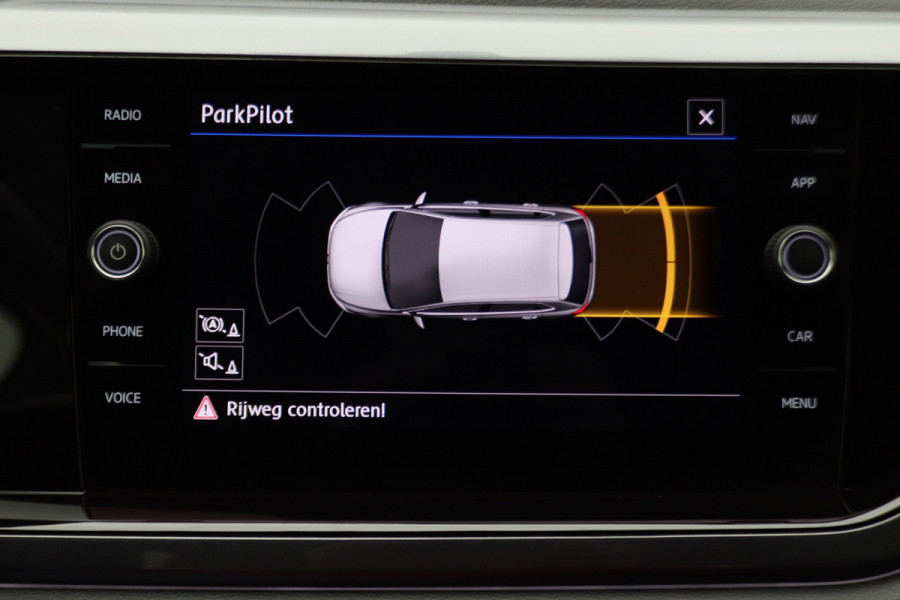 Volkswagen Polo 1.0 TSI Highline Business R-Line