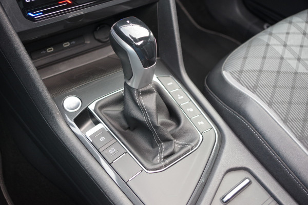 Volkswagen Tiguan 1.4 TSI eHybrid 245 PK R-Line BNS+ PHEV, Trekhaak, Panoramadak, Adap. Cruise Control