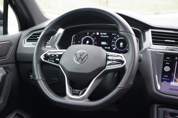 Volkswagen Tiguan 1.4 TSI eHybrid 245 PK R-Line BNS+ PHEV, Trekhaak, Panoramadak, Adap. Cruise Control