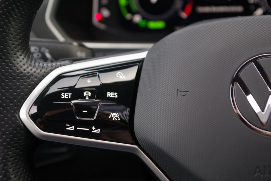 Volkswagen Tiguan 1.4 TSI eHybrid 245 PK R-Line BNS+ PHEV, Trekhaak, Panoramadak, Adap. Cruise Control