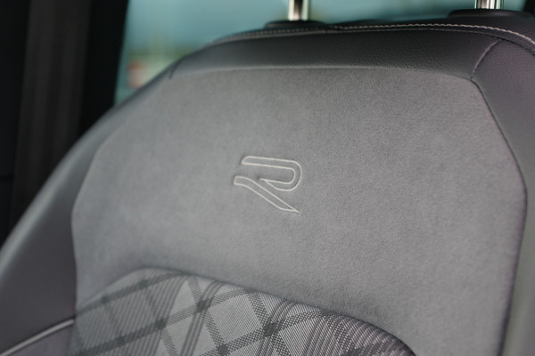 Volkswagen Tiguan 1.4 TSI eHybrid 245 PK R-Line BNS+ PHEV, Trekhaak, Panoramadak, Adap. Cruise Control