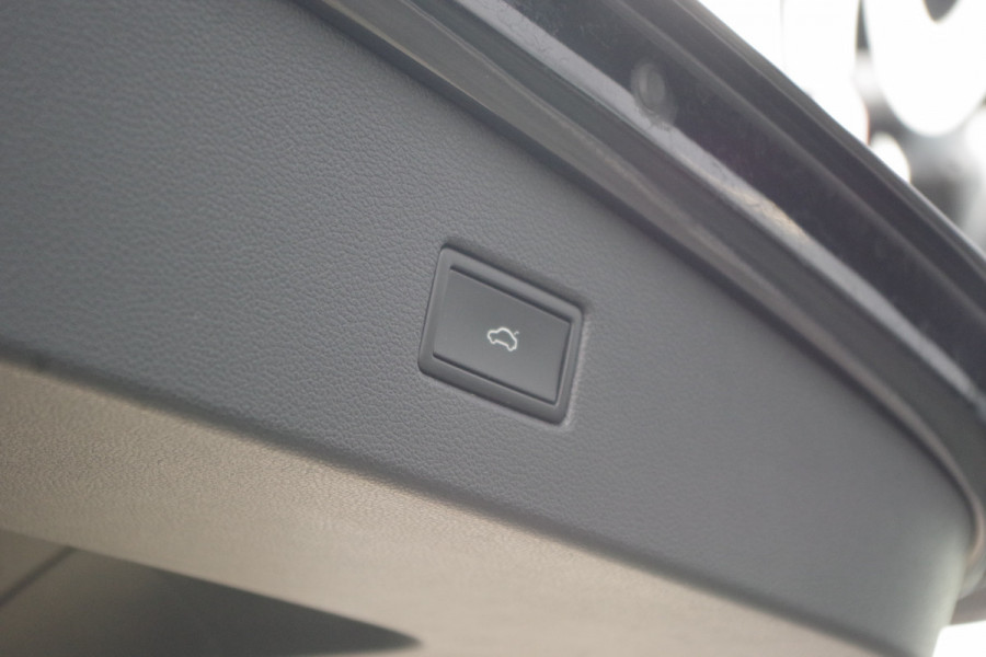 Volkswagen Tiguan 1.4 TSI eHybrid 245 PK R-Line BNS+ PHEV, Trekhaak, Panoramadak, Adap. Cruise Control