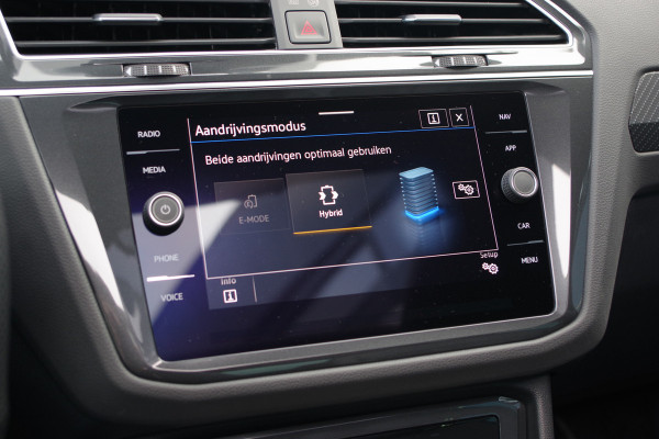 Volkswagen Tiguan 1.4 TSI eHybrid 245 PK R-Line BNS+ PHEV, Trekhaak, Panoramadak, Adap. Cruise Control