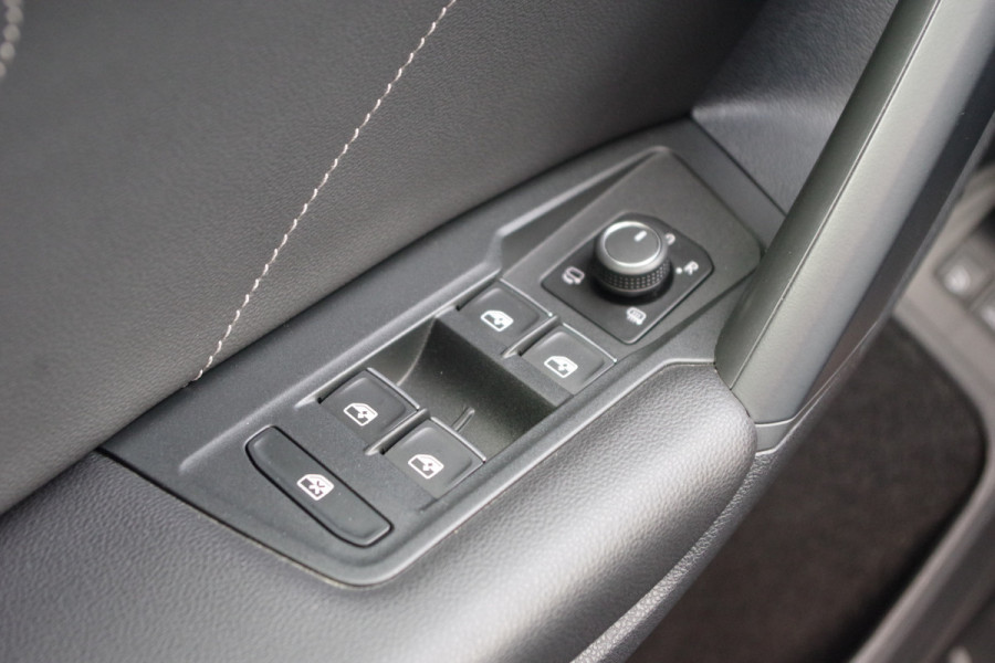 Volkswagen Tiguan 1.4 TSI eHybrid 245 PK R-Line BNS+ PHEV, Trekhaak, Panoramadak, Adap. Cruise Control