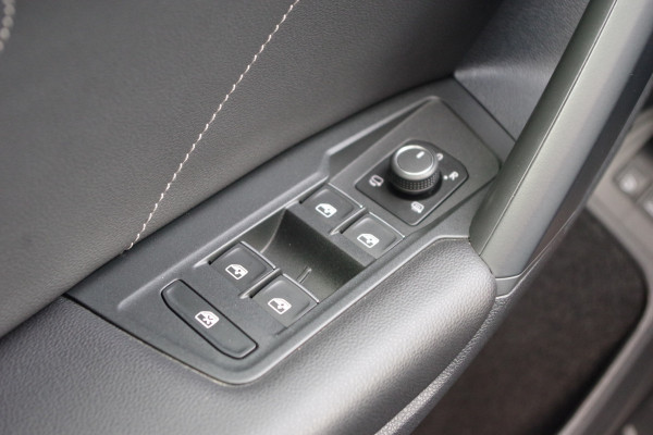 Volkswagen Tiguan 1.4 TSI eHybrid 245 PK R-Line BNS+ PHEV, Trekhaak, Panoramadak, Adap. Cruise Control