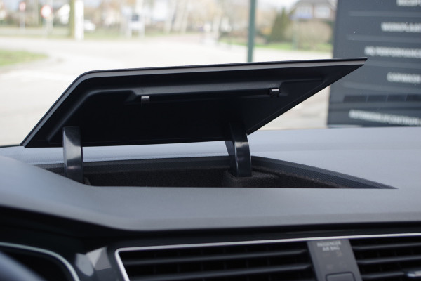 Volkswagen Tiguan 1.4 TSI eHybrid 245 PK R-Line BNS+ PHEV, Trekhaak, Panoramadak, Adap. Cruise Control