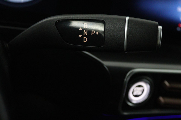 Mercedes-Benz EQC 400 4MATIC Business Solution AMG 80 kWh (SFEERVERLICHTING, STOELVERWARMING, ACHTERUITRIJCAMERA, ELEKTR STOELEN)