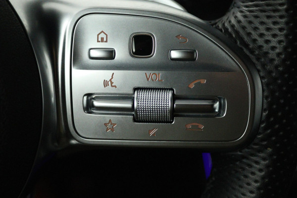 Mercedes-Benz EQC 400 4MATIC Business Solution AMG 80 kWh (SFEERVERLICHTING, STOELVERWARMING, ACHTERUITRIJCAMERA, ELEKTR STOELEN)