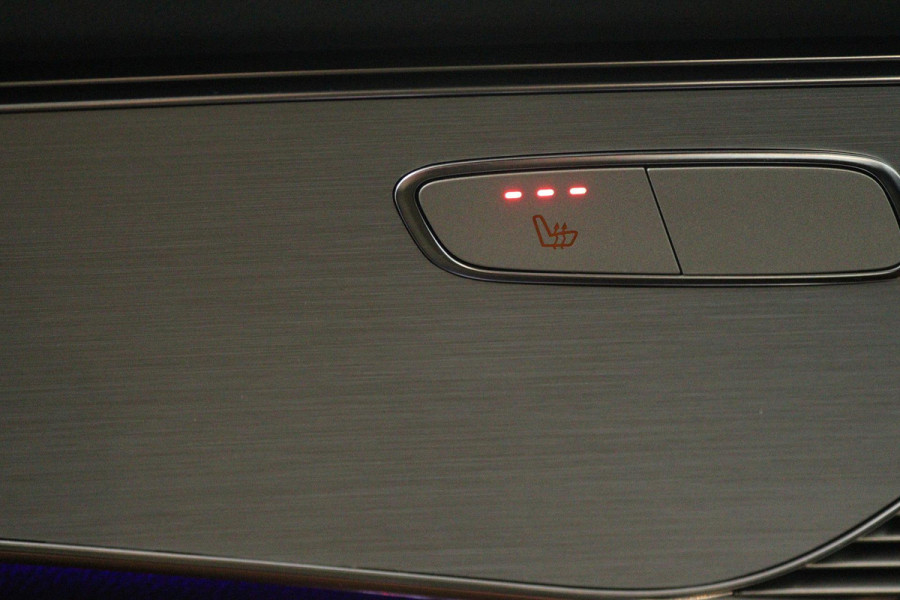 Mercedes-Benz EQC 400 4MATIC Business Solution AMG 80 kWh (SFEERVERLICHTING, STOELVERWARMING, ACHTERUITRIJCAMERA, ELEKTR STOELEN)