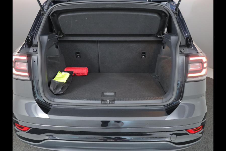 Volkswagen T-Cross 1.5 TSI Style Business R 150pk DSG| digital display| dodehoek| 17'LM-velgen| Camera