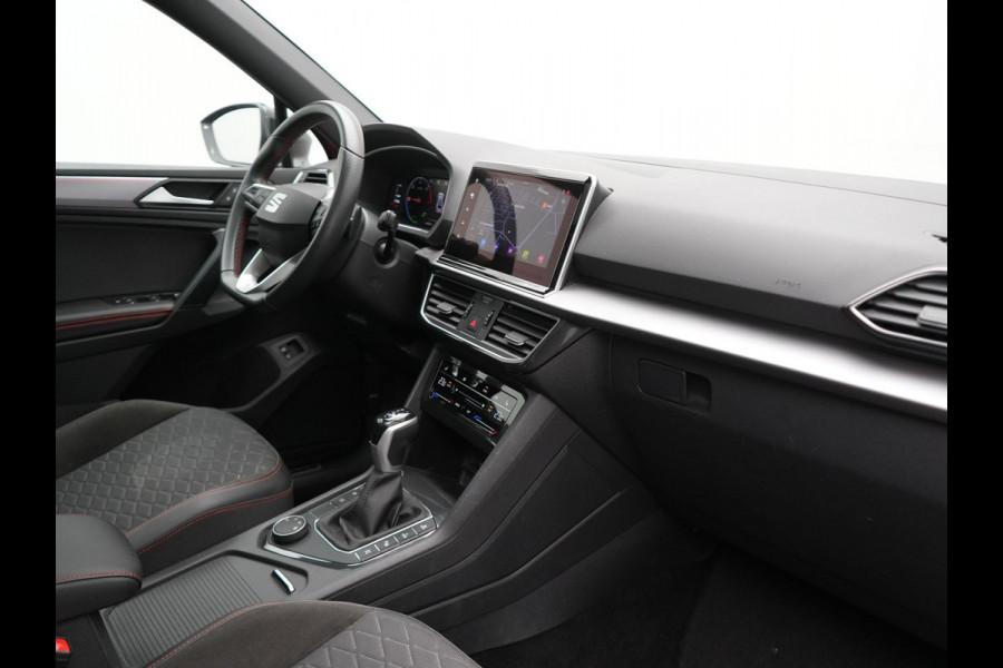 Seat Tarraco 1.4 TSI e-Hybrid FR Plug In Hybrid 245pk PHEV | Trekhaak Af Fabriek | Panodak | Adaptive Cruise | 360 Camera | Alcantara Sportstoelen Memory & Verwarmd | Sfeerverlichting | Stuur Verwarmd | Apple Carplay | Keyless | Blis | D