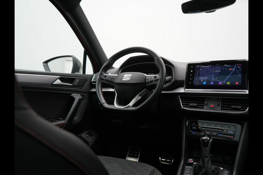 Seat Tarraco 1.4 TSI e-Hybrid FR Plug In Hybrid 245pk PHEV | Trekhaak Af Fabriek | Panodak | Adaptive Cruise | 360 Camera | Alcantara Sportstoelen Memory & Verwarmd | Sfeerverlichting | Stuur Verwarmd | Apple Carplay | Keyless | Blis | D