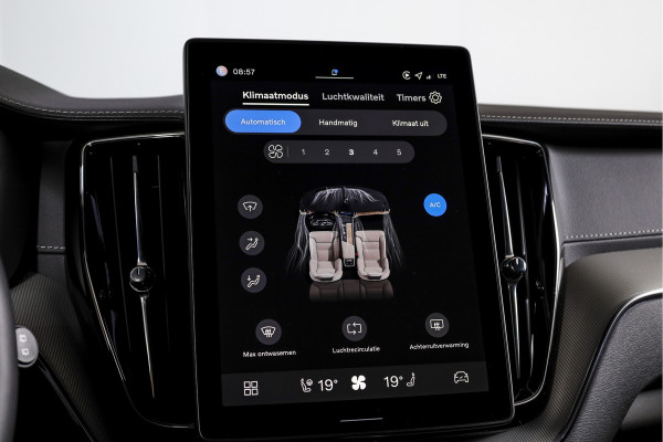 Volvo XC60 2.0 T8 Plug-in hybrid AWD Ultra Black Edition Facelift | Harmon Kardon | S/K Panodak | Dig.Cockpit | Adapt.Cruise | Stoel-+Stuurverw. | 360 Camera | NAV+App.Connect | Auto.Airco | LM 21" | 1049