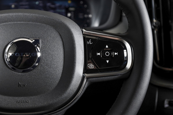 Volvo XC60 2.0 T8 Plug-in hybrid AWD Ultra Black Edition Facelift | Harmon Kardon | S/K Panodak | Dig.Cockpit | Adapt.Cruise | Stoel-+Stuurverw. | 360 Camera | NAV+App.Connect | Auto.Airco | LM 21" | 1049