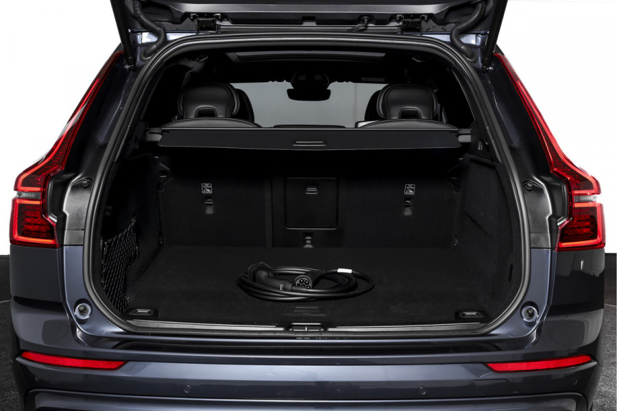 Volvo XC60 2.0 T8 Plug-in hybrid AWD Ultra Black Edition Facelift | Harmon Kardon | S/K Panodak | Dig.Cockpit | Adapt.Cruise | Stoel-+Stuurverw. | 360 Camera | NAV+App.Connect | Auto.Airco | LM 21" | 1049