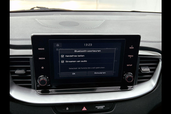 Kia Ceed 1.4 T-GDi DynamicLine CAMERA | CARPLAY | WINTER-PACK