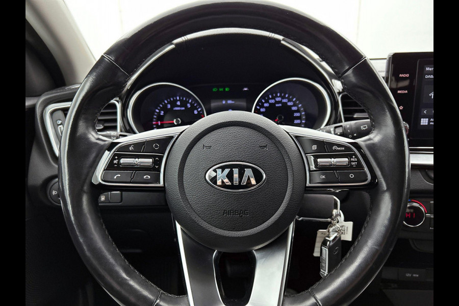 Kia Ceed 1.4 T-GDi DynamicLine CAMERA | CARPLAY | WINTER-PACK