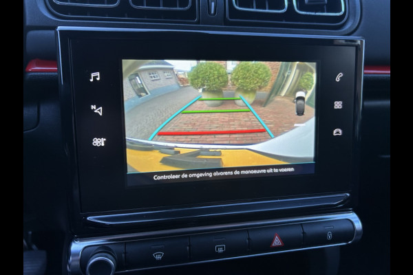 Citroën C3 1.2 Shine Navi, Camera, Carplay, 17" LMV, Trekhaak afn.