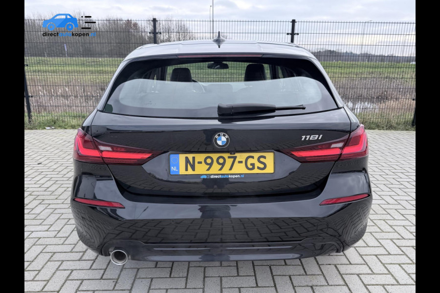 BMW 1-serie 118i Business Edition Plus | Camera | PDC | Stoelverw. | Sport pakket