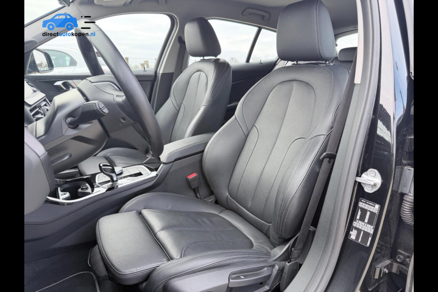 BMW 1-serie 118i Business Edition Plus | Camera | PDC | Stoelverw. | Sport pakket