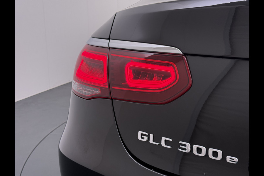 Mercedes-Benz GLC Coupé 300 e 4MATIC AMG line | Schuifdak Burmester Trekhaak