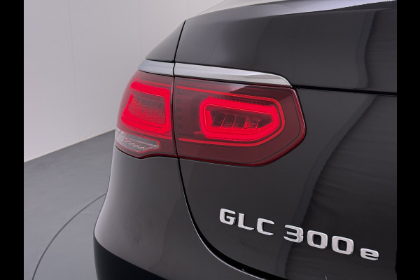 Mercedes-Benz GLC Coupé 300 e 4MATIC AMG line | Schuifdak Burmester Trekhaak