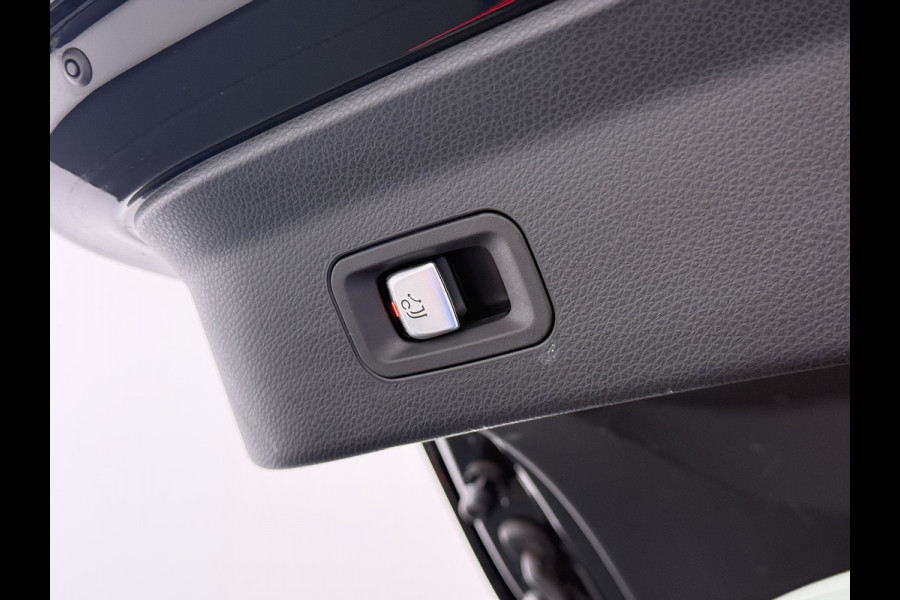 Mercedes-Benz GLC Coupé 300 e 4MATIC AMG line | Schuifdak Burmester Trekhaak