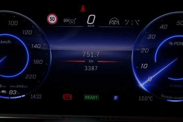 Mercedes-Benz Eqv 300 / AMG / 7-Persoons / Luchtvering / Electr Stoelen / Burmester / Vol Opties / NIEUWSTAAT