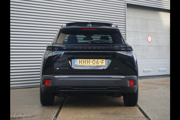 Peugeot e-2008 EV GT 54 kWh | Panorama schuifdak dak |  Warmtepomp | Gripcontrol | All seasonbanden |
