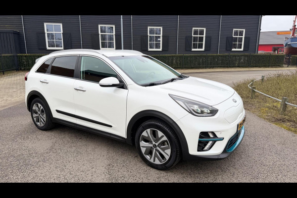 Kia e-Niro ExecutiveLine 64 kWh SOH 100% LEER NAVI CAMERA APPLE CARPLY