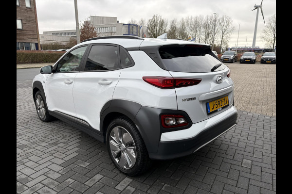Hyundai Kona EV Fashion 64 kWh 204pk | Dodehoeksensoren | Achteruitrijcamera | Navi | Carplay | Cruise Control | Climate Control |