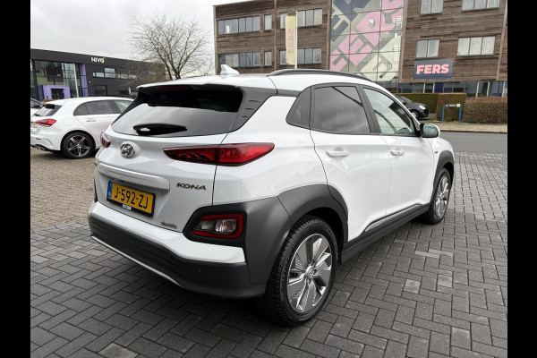 Hyundai Kona EV Fashion 64 kWh 204pk | Dodehoeksensoren | Achteruitrijcamera | Navi | Carplay | Cruise Control | Climate Control |