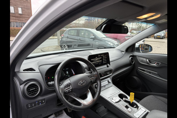 Hyundai Kona EV Fashion 64 kWh 204pk | Dodehoeksensoren | Achteruitrijcamera | Navi | Carplay | Cruise Control | Climate Control |
