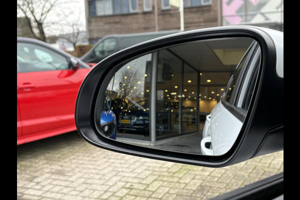 Hyundai Kona EV Fashion 64 kWh 204pk | Dodehoeksensoren | Achteruitrijcamera | Navi | Carplay | Cruise Control | Climate Control |